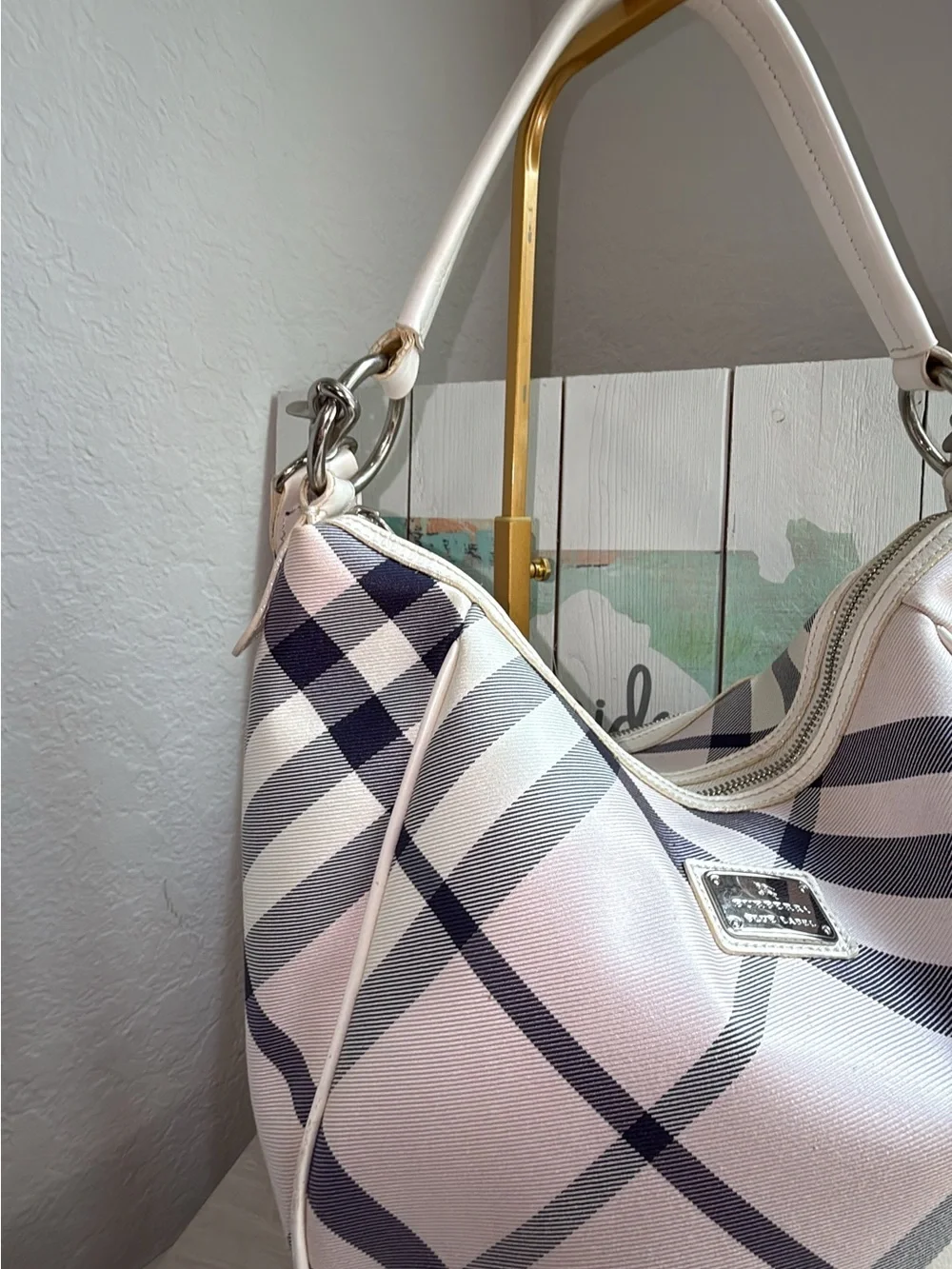 Very nice Blue Label BURBERRY hobo BAG , pink nova check authenticated !!